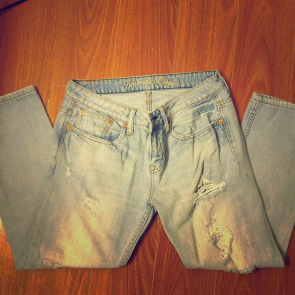 SOLD IN BUNDLE Distressed Jean Capris - Picture 1 of 3