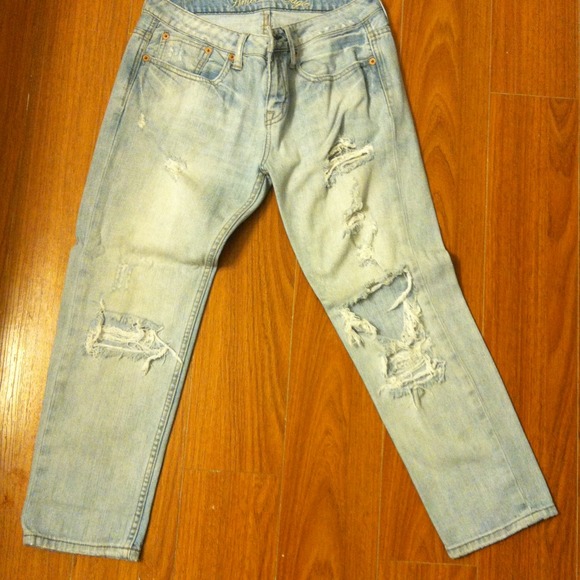 SOLD IN BUNDLE Distressed Jean Capris - Picture 2 of 3