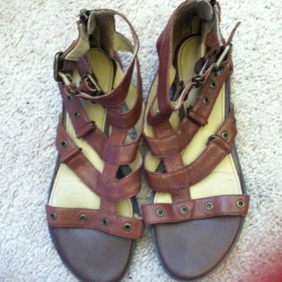 SOLD🎀Marc Fisher Sandals!!!