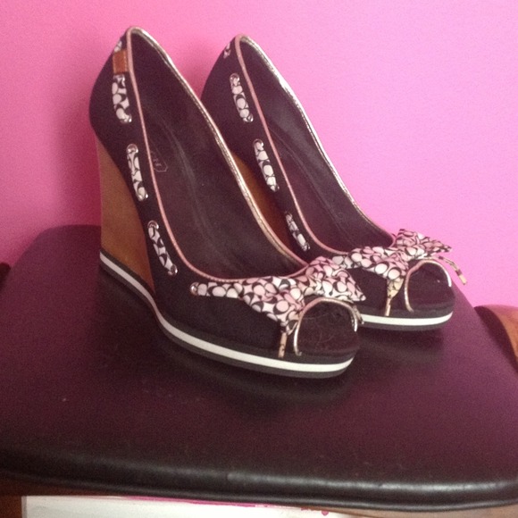 ***REDUCED***Coach wedge