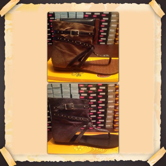 Brown/camel & grey sandal