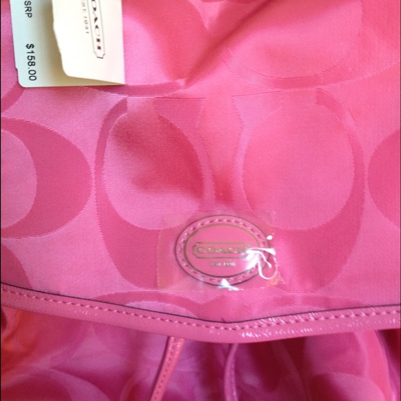 Coach Signature Backpack - Picture 4 of 4