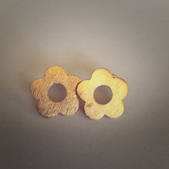 Golden flower earrings - Picture 1 of 2