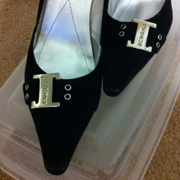 *REDUCED* Cute BCBGirls Black Velvet Shoes - Picture 4 of 4