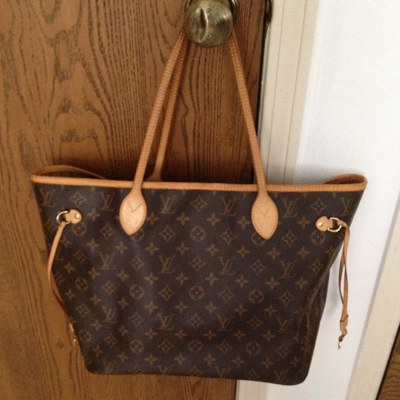 SOLD Authentic Louis Vuitton monogram neverfull mm