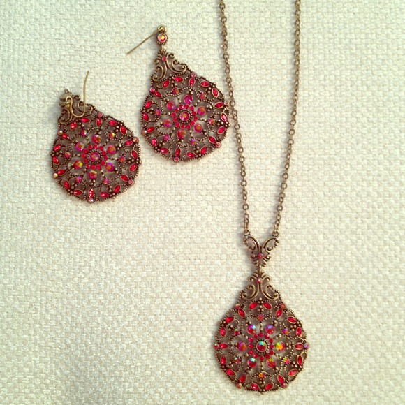 Red Barcelona Necklace and Earrings Set
