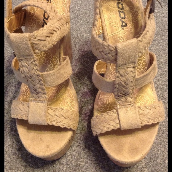 Ladies Casual Wedge Sandals