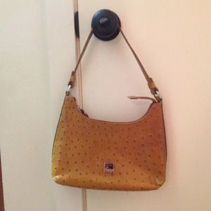 Authentic Dooney & Bourke shoulder bag purse
