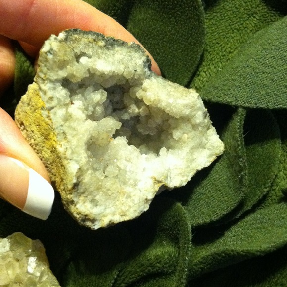 Beautiful healing rocks - Picture 2 of 4