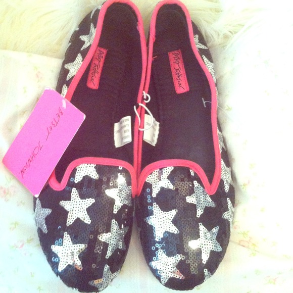 SOLD🌟🌸🎀Betsey Johnson Sparkle Star Shoes
