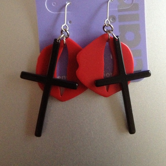 ❌❌TRADED❌❌Lip Cross Earrings