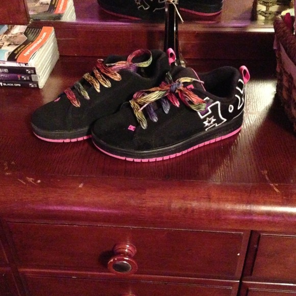 DC girls shoes like new only worn 2 times