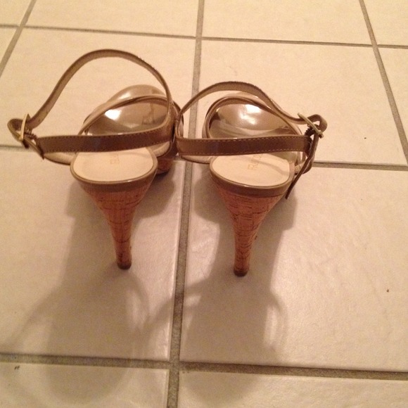 Heels - Picture 3 of 4