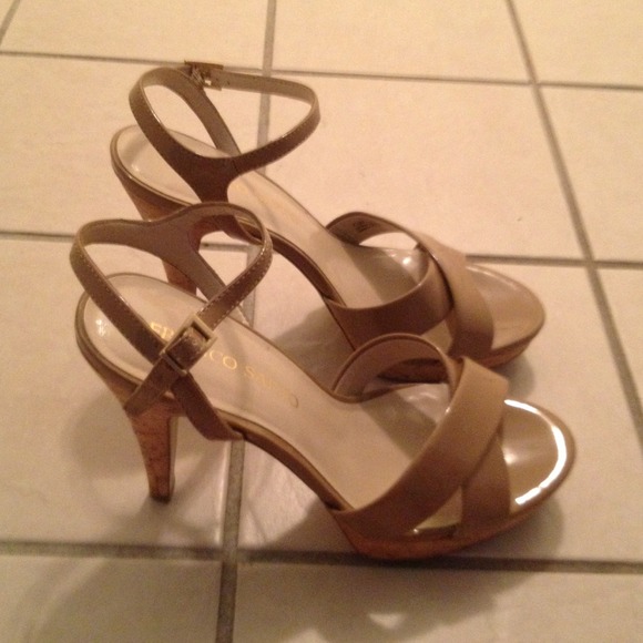 Heels - Picture 4 of 4