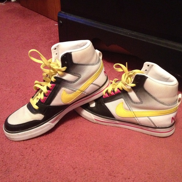 Nike women's high top gym shoes