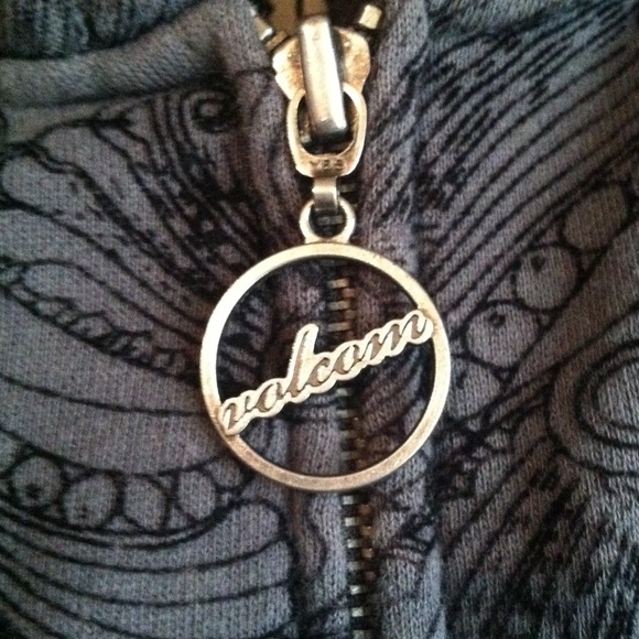 Volcom hoodie - Picture 3 of 4