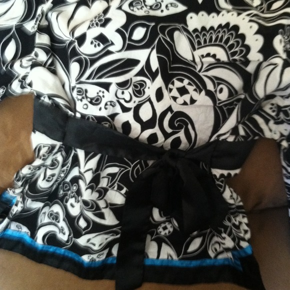 Sold in bundle - Picture 2 of 2