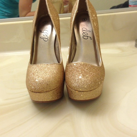 Heels - Picture 2 of 3