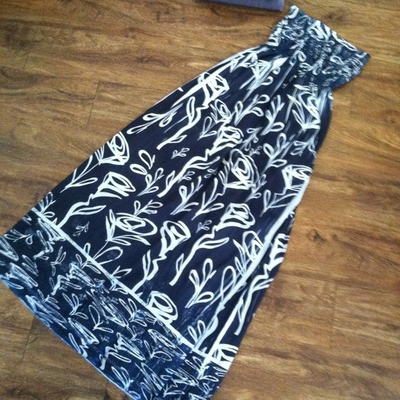 REDUCED! Gorgeous maxi dress