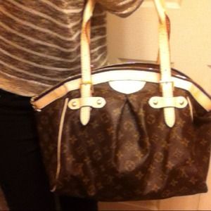 Additional pictures of brown handbag