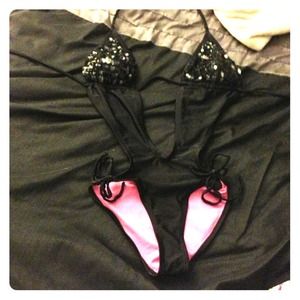 Apple bottom cut out one piece