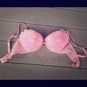 Pink Lace Victorias Secret Push-up Bra