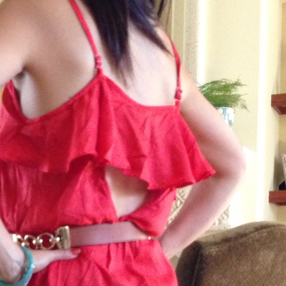 💯SOLD💯 Cute coral ruffle & crisscrossed dress. - Picture 2 of 4