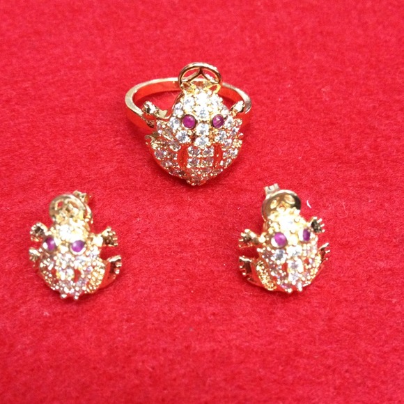 SOLD!!!💍FROG DESIGN EARRING & RING SET💍