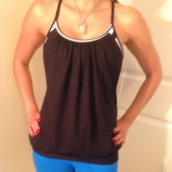 🚫SOLD🚫Lululemon No Limits Tank