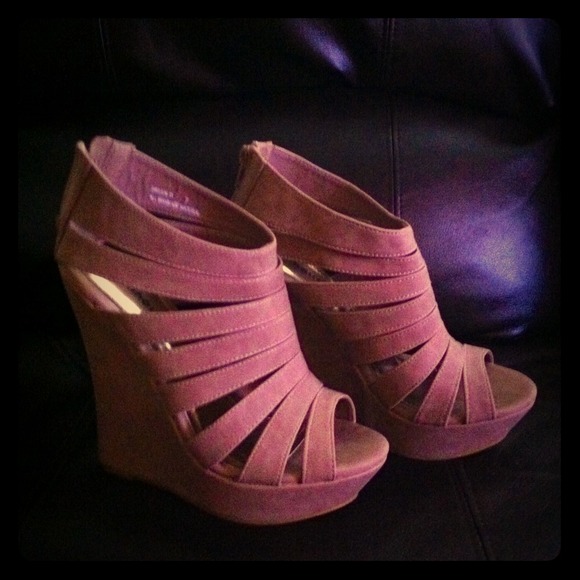 Beautiful sexy tan wedges