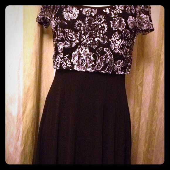 One piece dress appears as two sep pieces