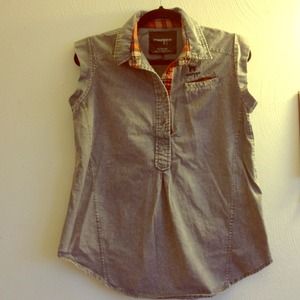 Denim sleeveless shirt