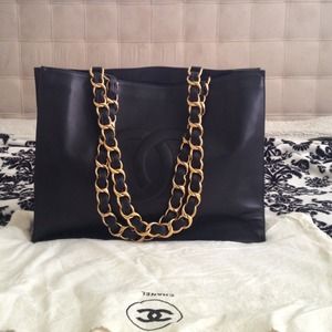 ✨⭐️SOLD✨🌟A beautiful vintage Chanel!