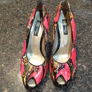 👠Snake skin peep toes👠