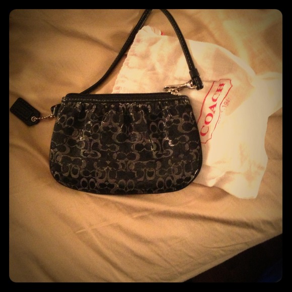 Black Coach Wristlet!🌟🌟REDUCED