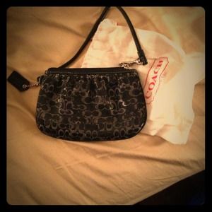 Black Coach Wristlet!🌟🌟REDUCED