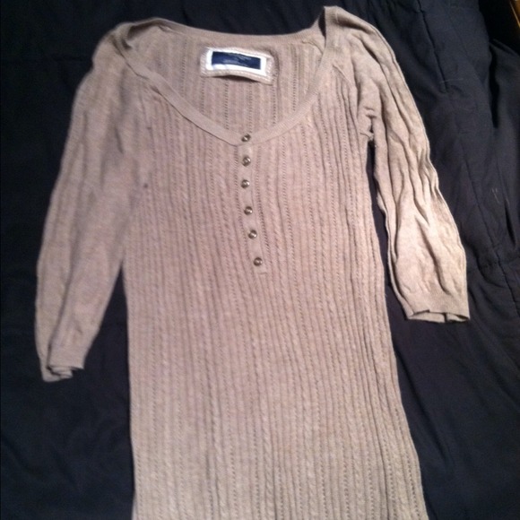 AE Lightweight Tan Shirt 💕