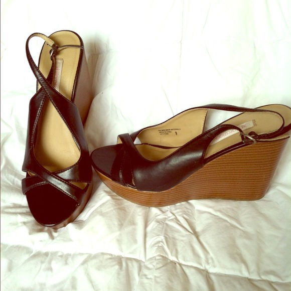 Black wedge