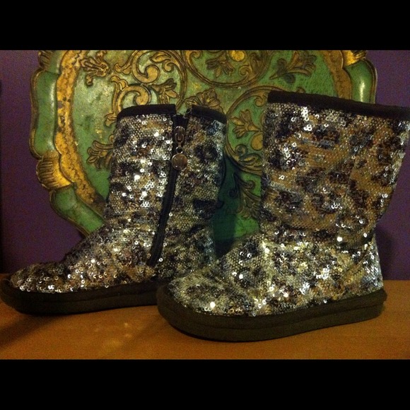 Stuart Weitzman Toddler Boots. Brown & Gold.