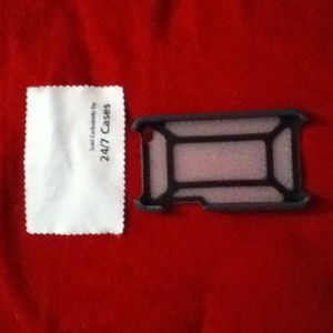 Grey and clear ipod touch 4g case w/screen cleaner