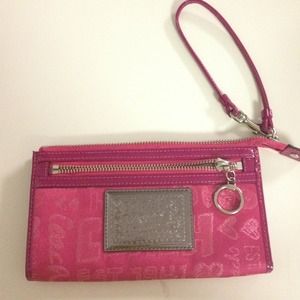 Pink coach poppy clutch wristlet