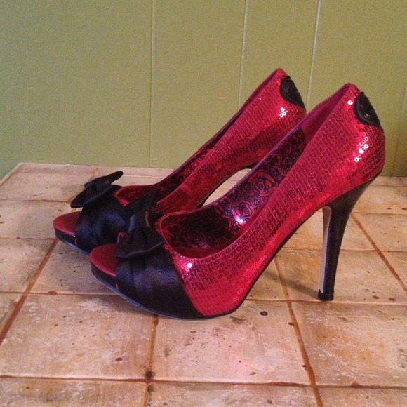 Iron Fist Jen's Heart Heel Size 8