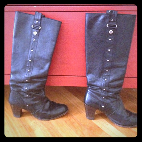 Stunning Frye boots!