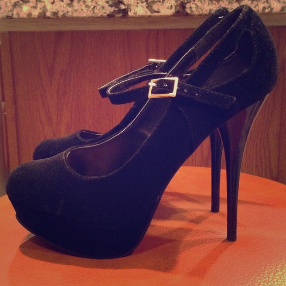 Shoes - Black Velvet suede heel