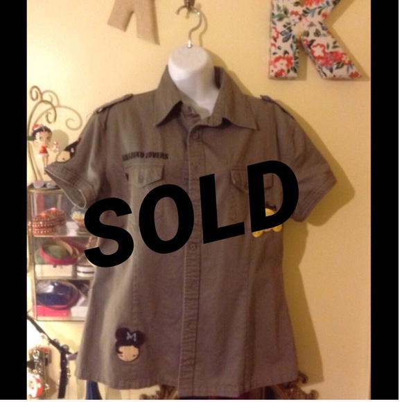 Harajuku Lovers Tops - Harajuku Lovers fragrance button shirt sz L.