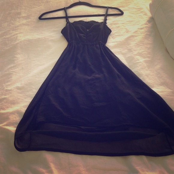 🎀TRADED🎀Cute open back black brandy