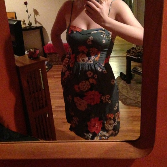 🚫SOLD🚫Anthropologie Floral Size 4 Dress