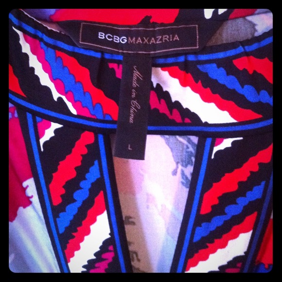 ***•SOLD•**** BCBG colorful top!