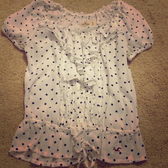 Ruffled white/navy polka dot shirt
