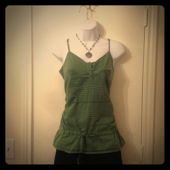 ♦Sold!! 🎉Priced to Sell!! Cute Tank